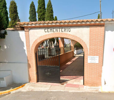 Puerta del cementerio de Recas - Toledo