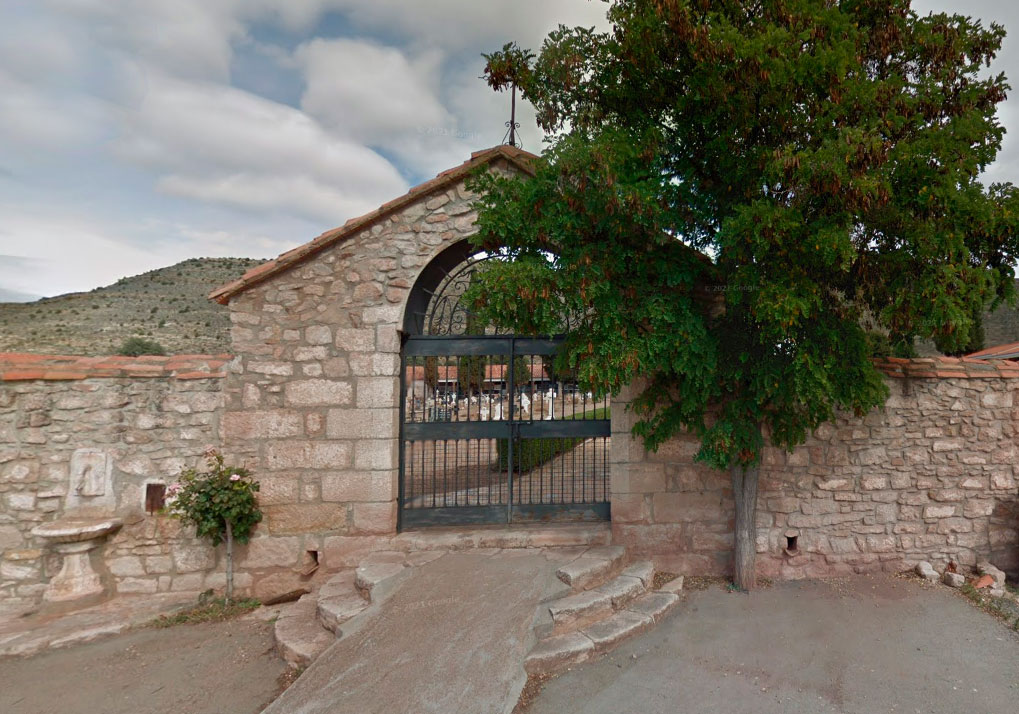 Puerta del cementerio de Mora de Rubielos