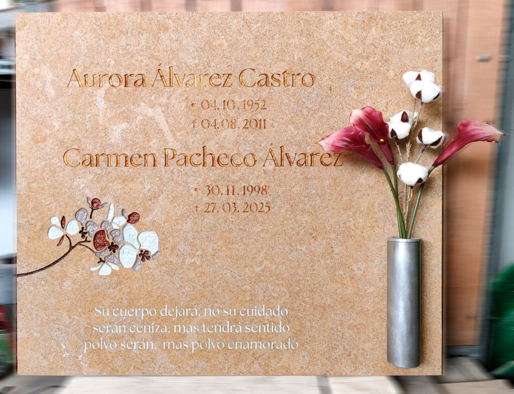 Diseño Floral Personalizado. Algodón y Calas moradas